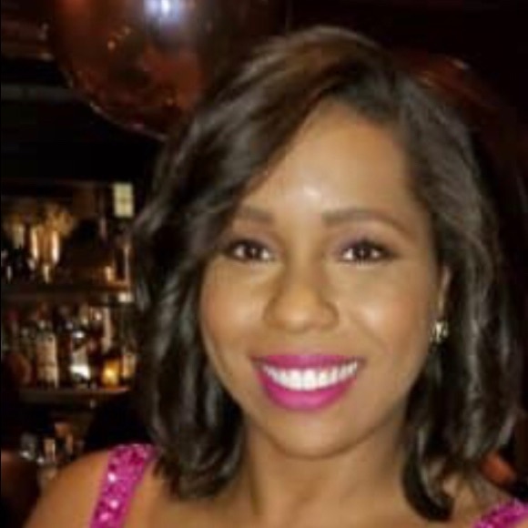 Gloria Posh Ambassador - Picture 1 of 2